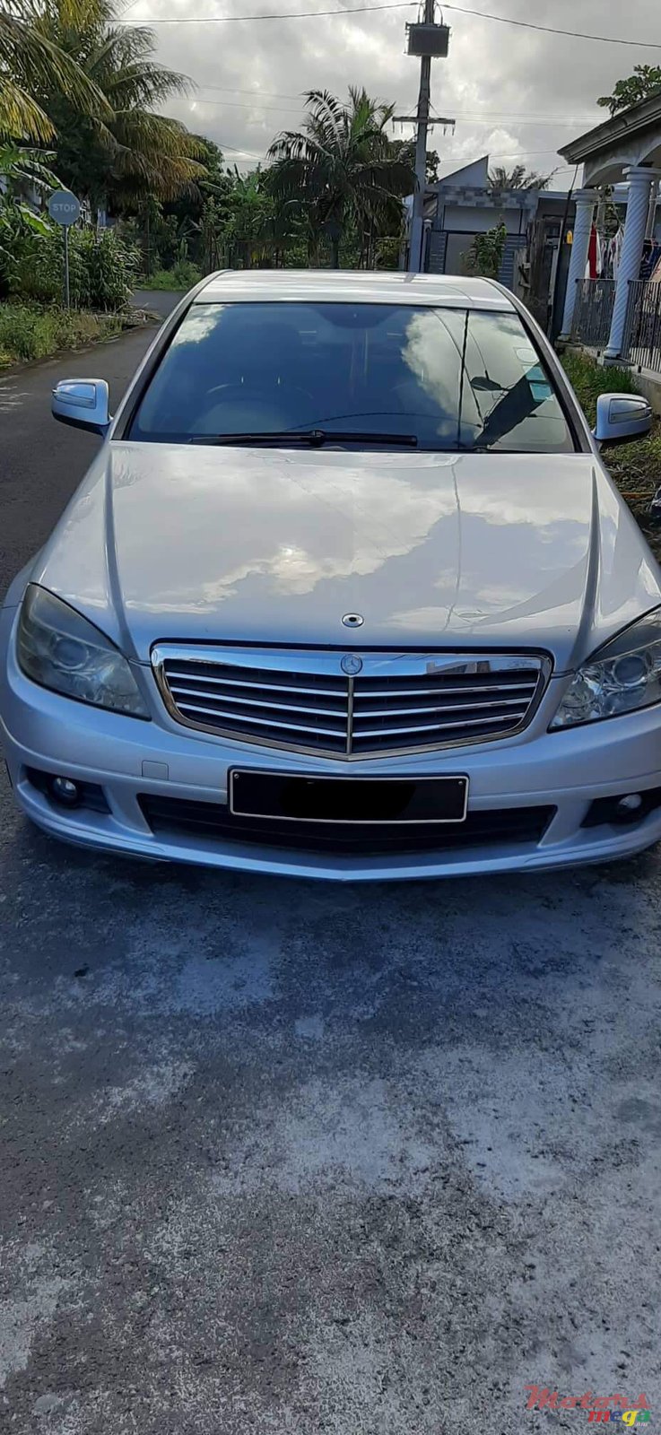 2008' Mercedes-Benz C-Class photo #3