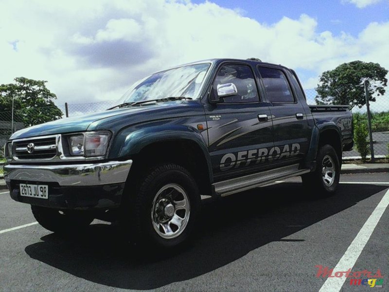 1998' Toyota Hilux 4x4 photo #2