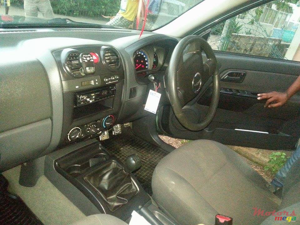 2008' Isuzu D-Max photo #2