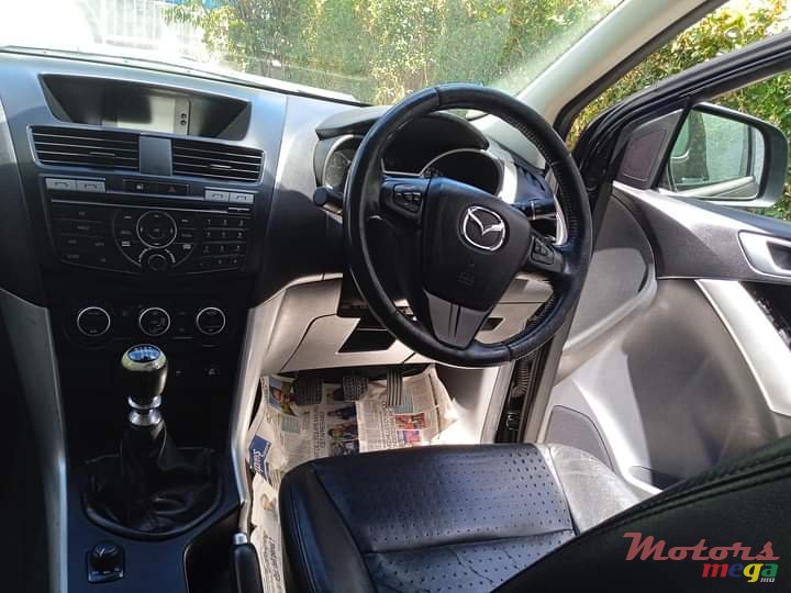 2014' Mazda BT-50 photo #5