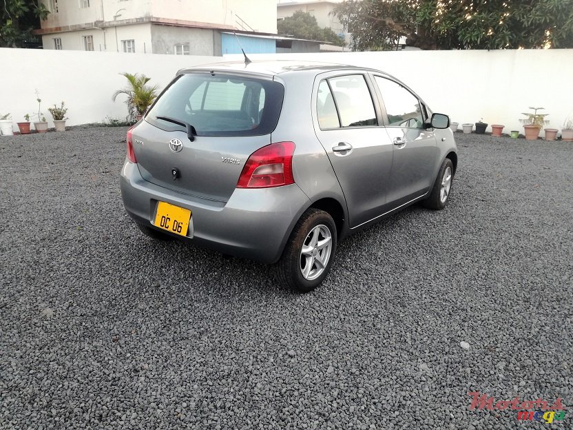 2006' Toyota Yaris Manual photo #2