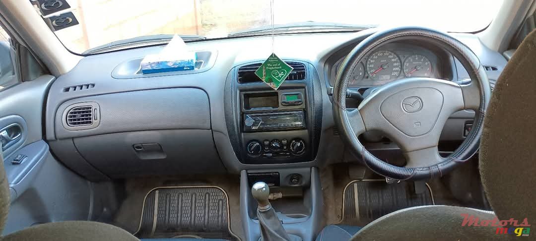 2000' Mazda 323 photo #4