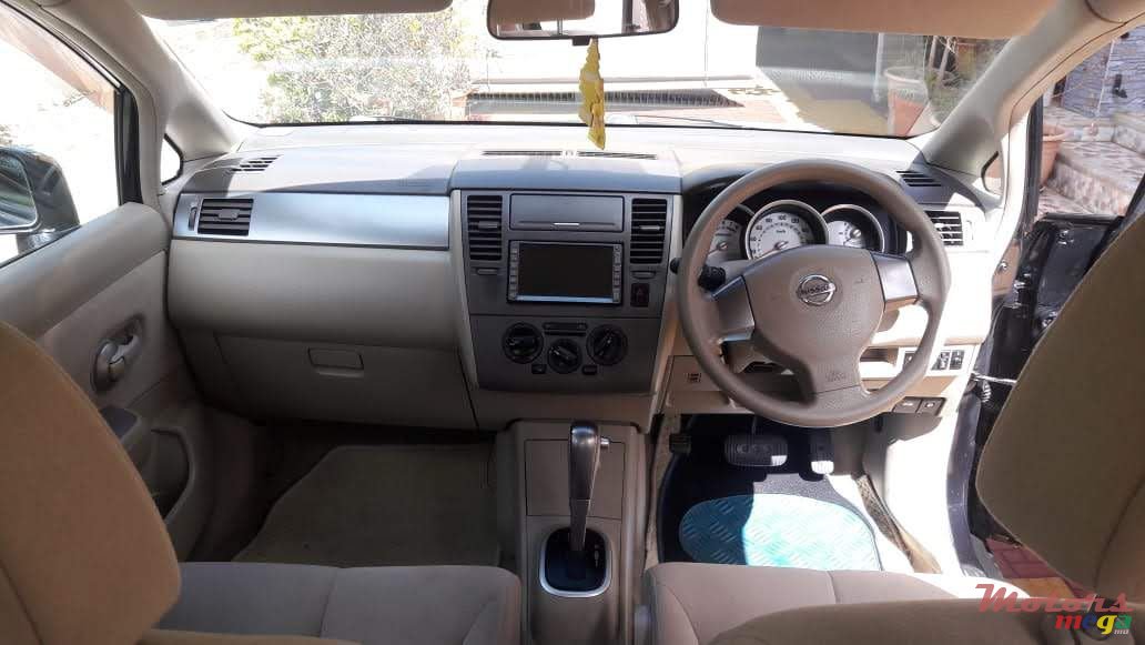 2008' Nissan Tiida Latio photo #4