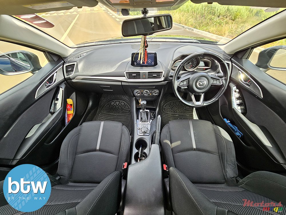 2018' Mazda 3 photo #7
