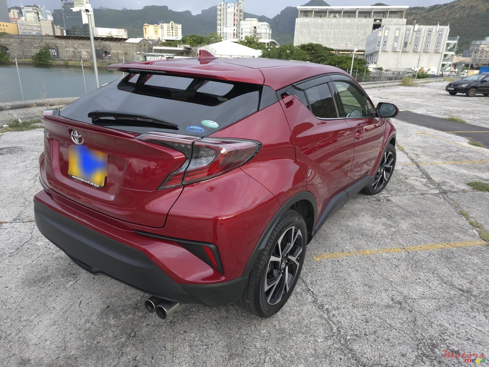 2017' Toyota C-HR photo #7