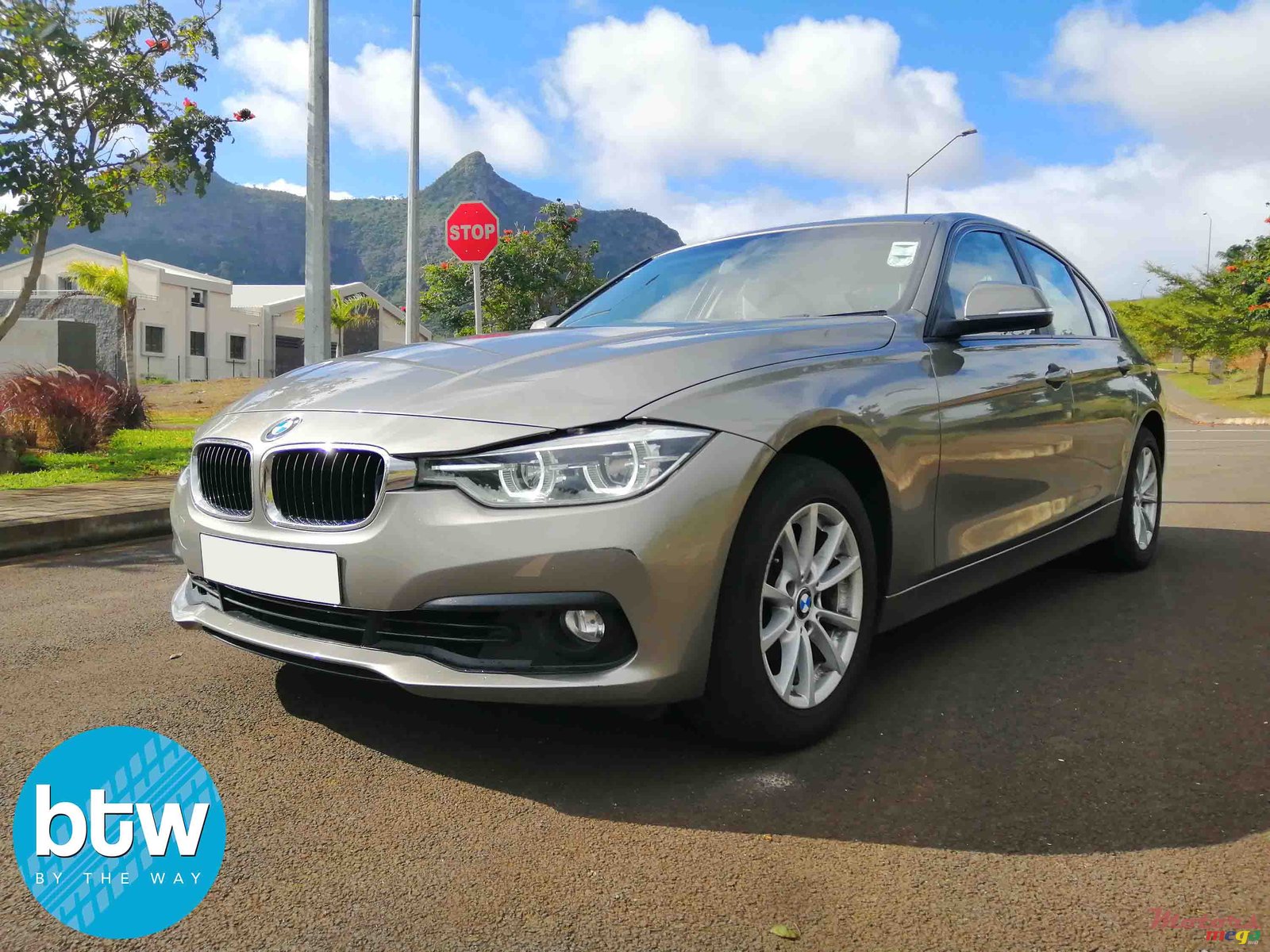 2016' BMW 318 photo #2