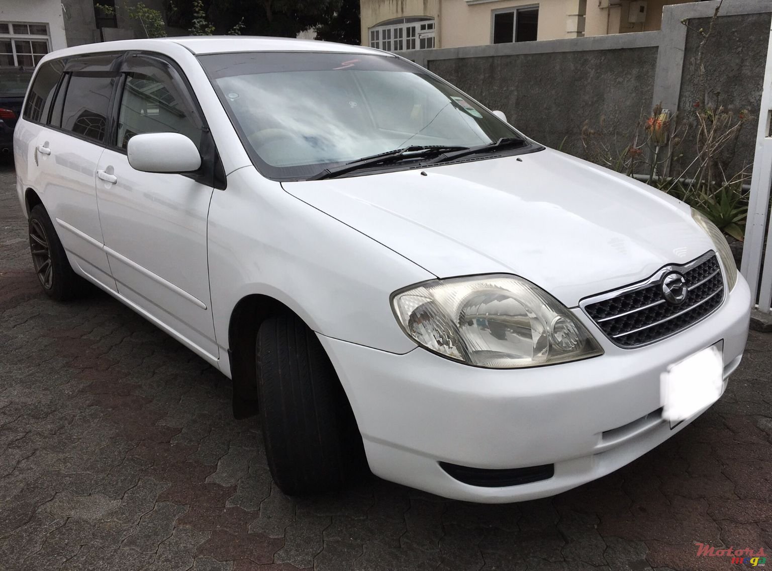 2002' Toyota photo #3