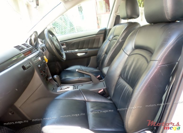 2005' Mazda photo #6