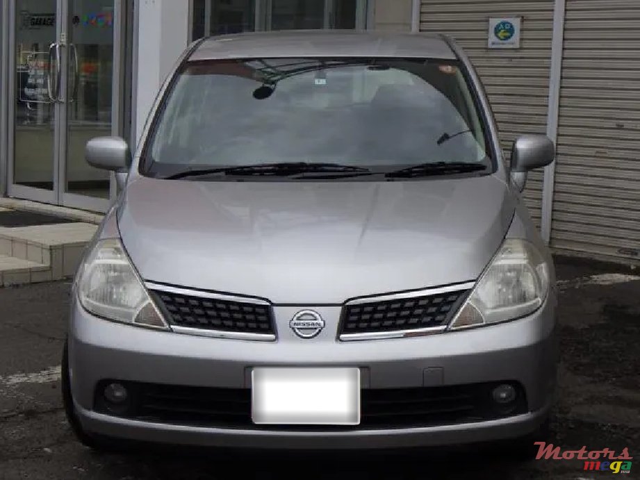 2007' Nissan Tiida photo #2