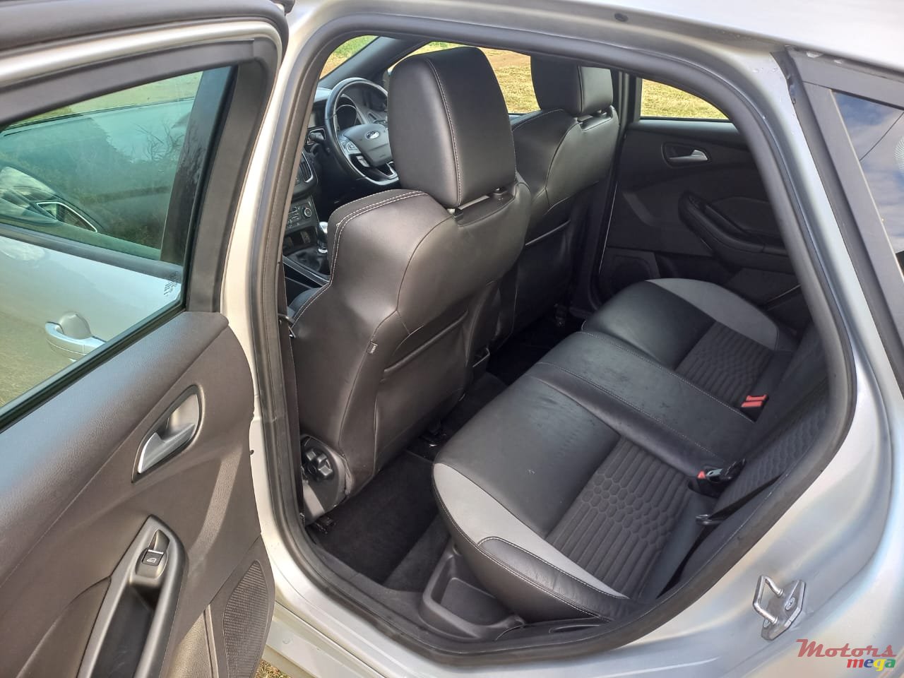 2016' Ford Focus ST photo #7