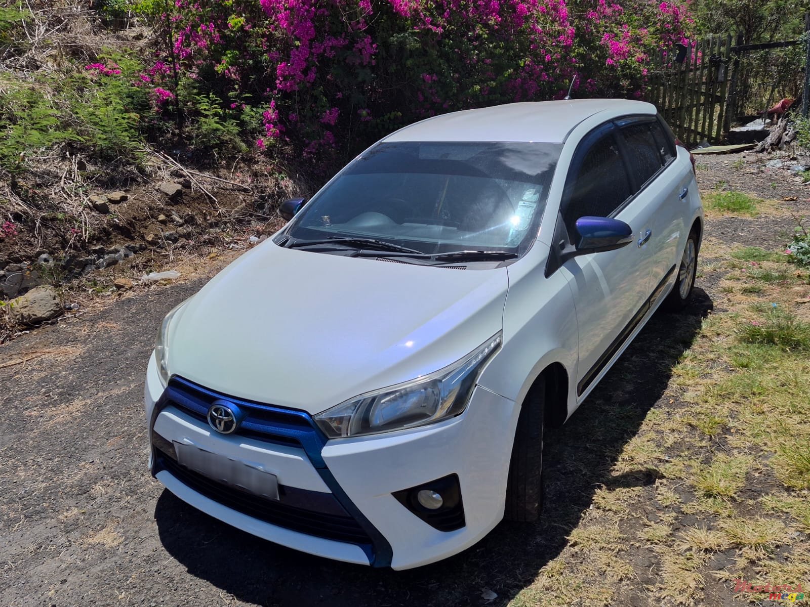 2014' Toyota Yaris photo #4