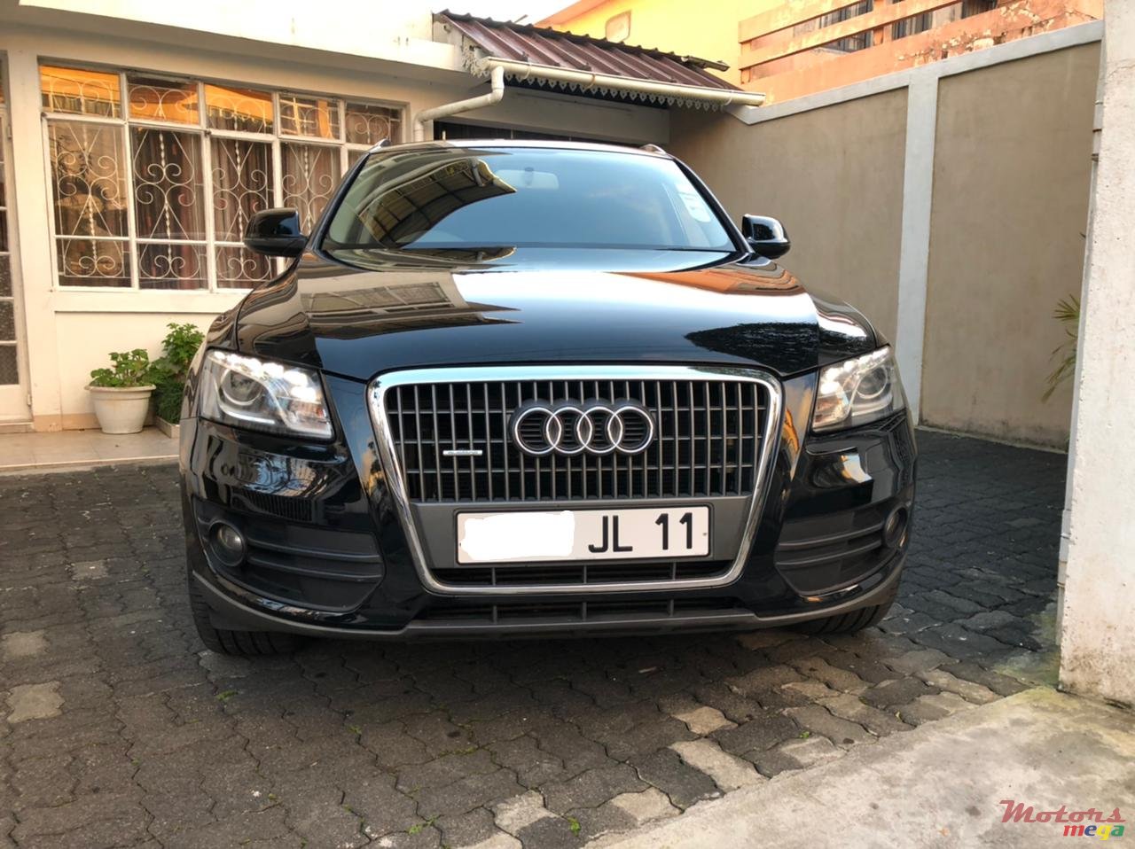 2011' Audi Q5 Quatro photo #6