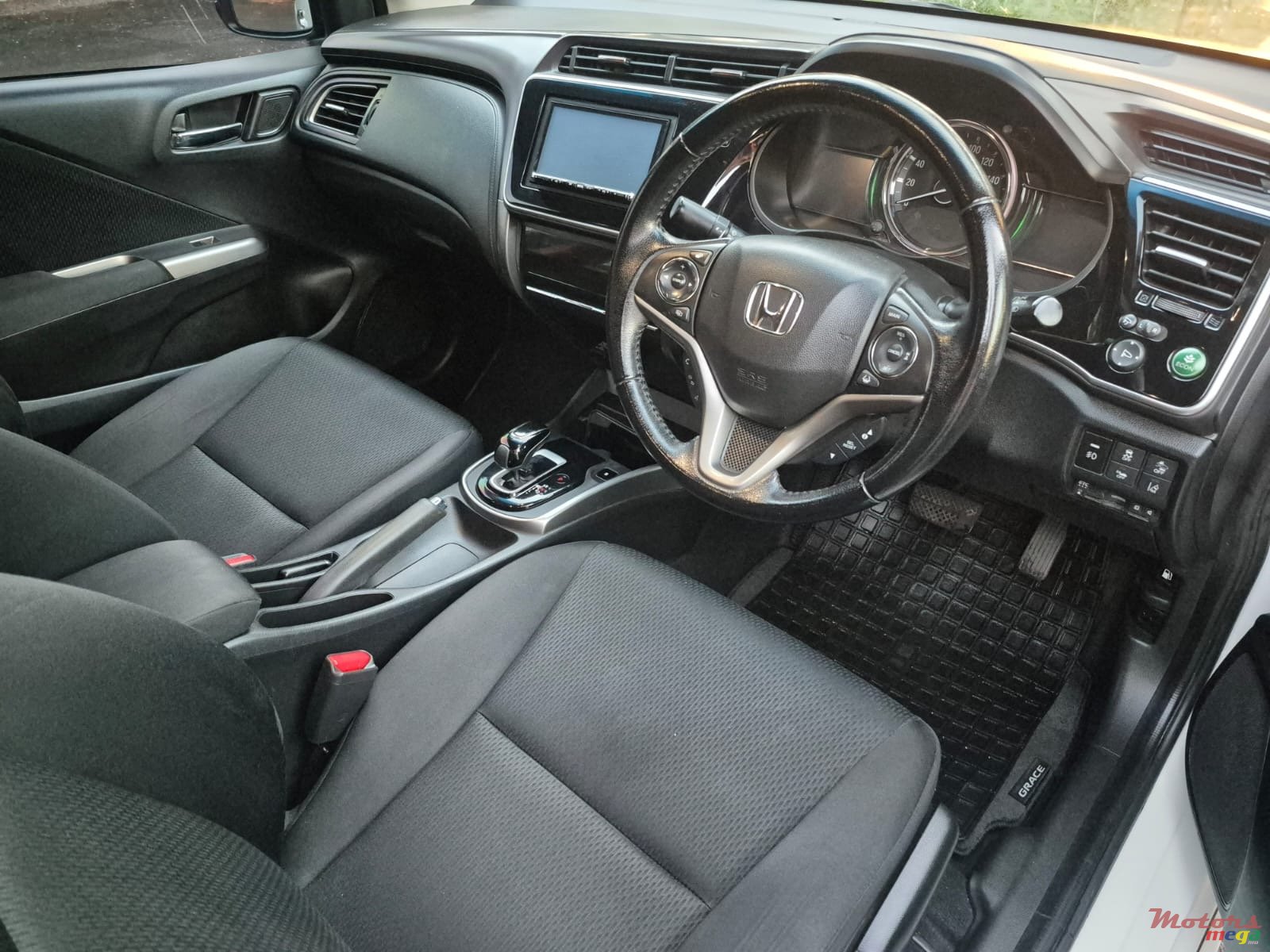 2018' Honda Grace Sport Limited Edition photo #6