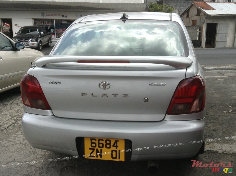 2001' Toyota Platz photo #3