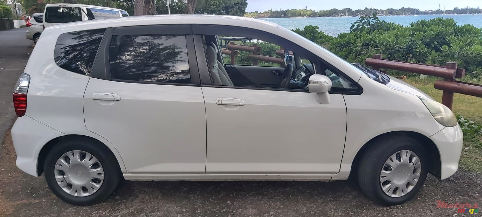 2004' Honda Fit photo #3