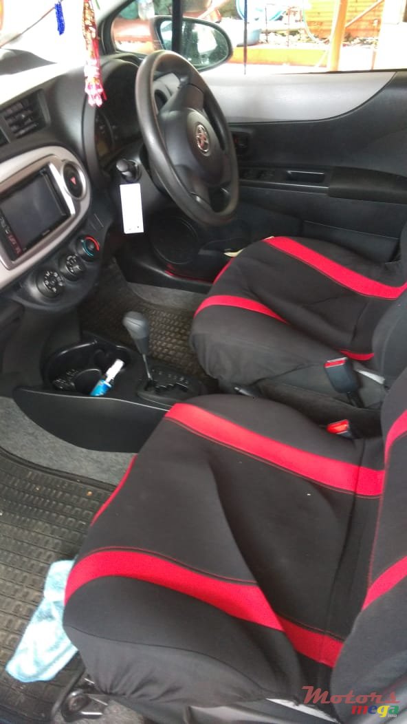 2012' Toyota Vitz photo #3