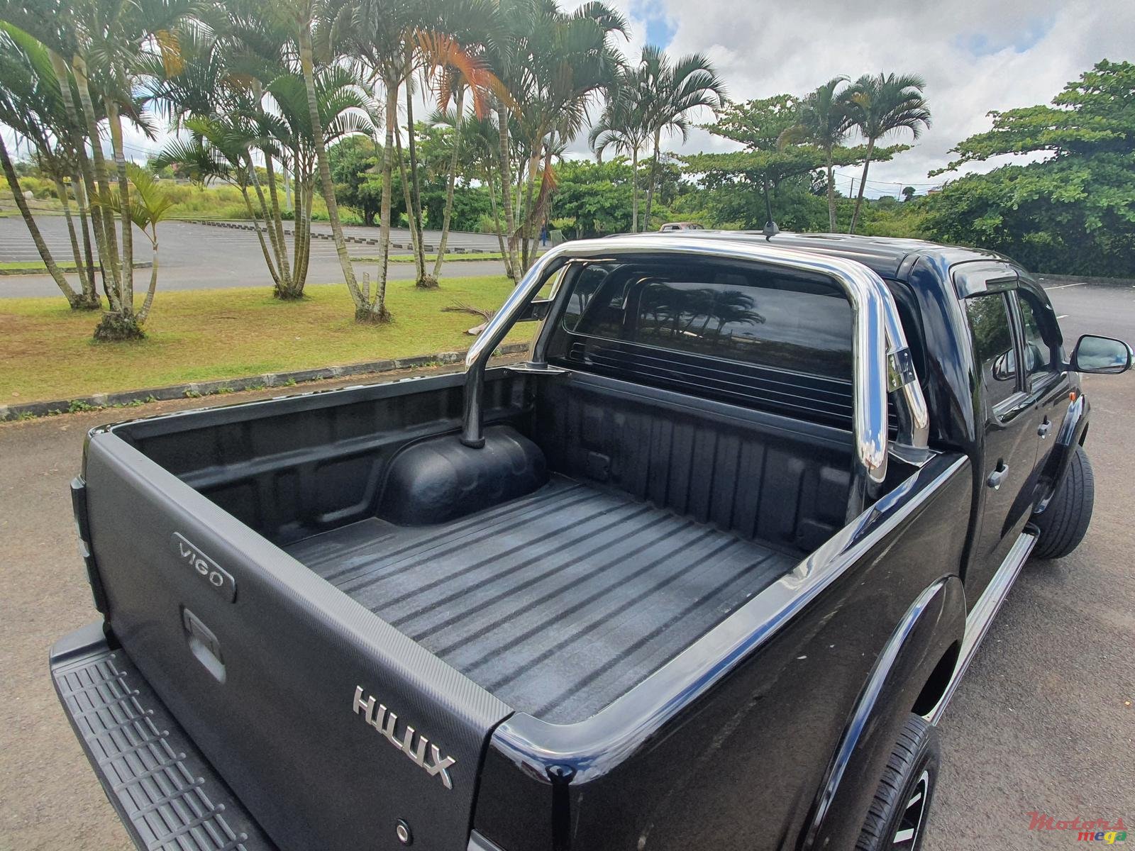 2015' Toyota Hilux photo #1