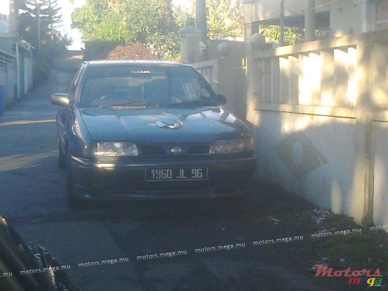 1996' Nissan Primera photo #1