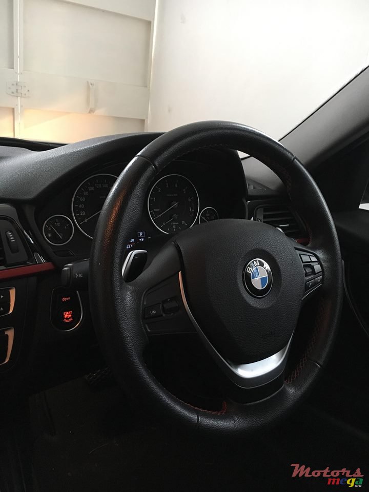 2013' BMW 3 Series photo #4