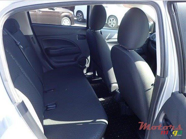 2015' Mitsubishi Mirage photo #3