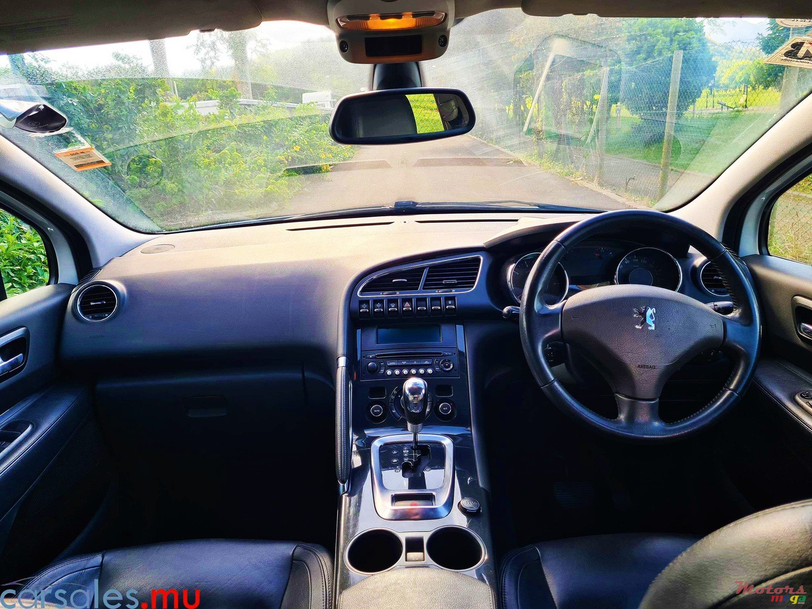 2011' Peugeot 3008 1.6 THP photo #6