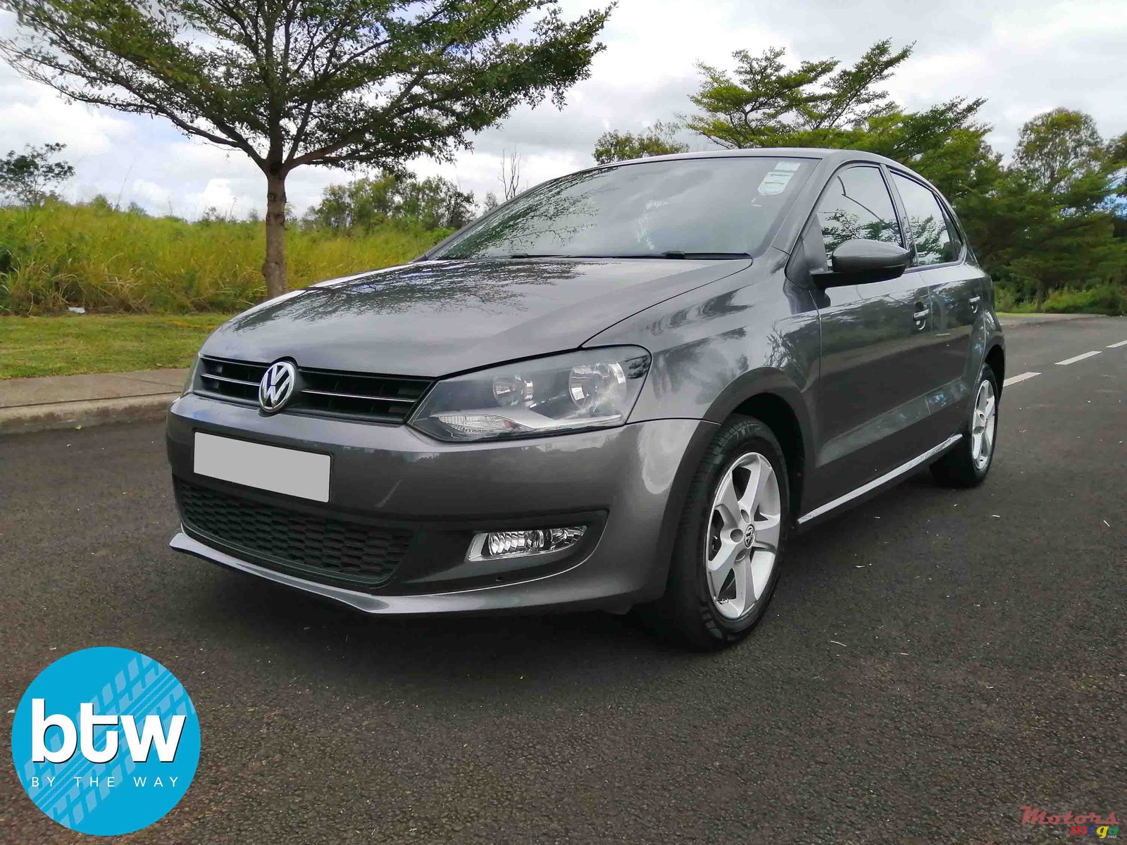 2011' Volkswagen Polo photo #2