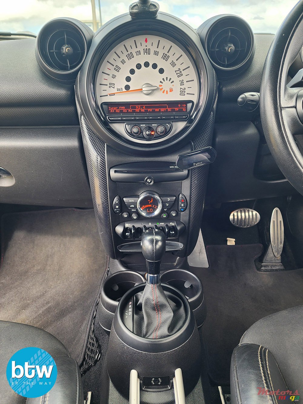 2013' MINI Cooper S photo #6