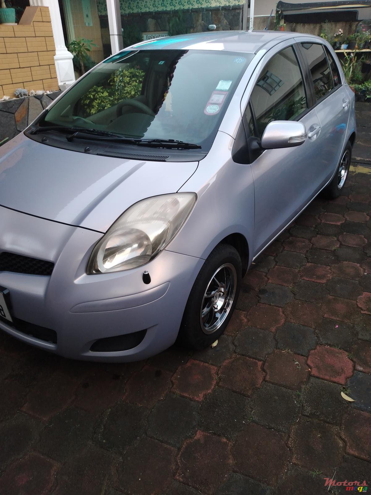 2008' Toyota Vitz alloyed wheel photo #4