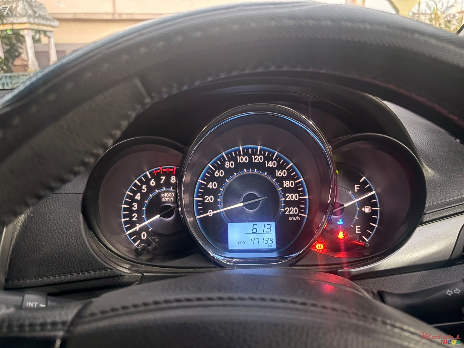 2016' Toyota Yaris photo #5