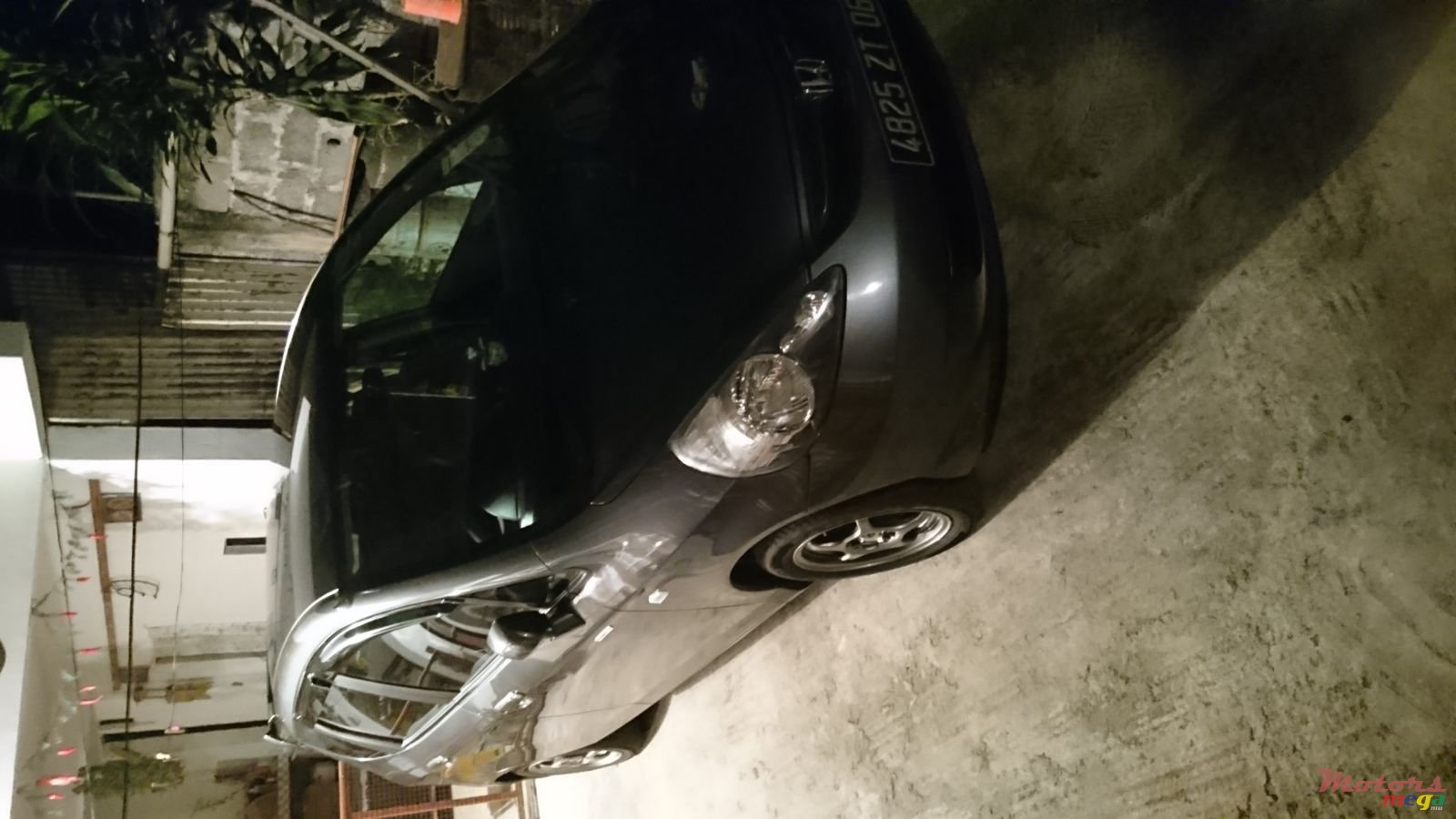 2006' Honda Fit photo #2