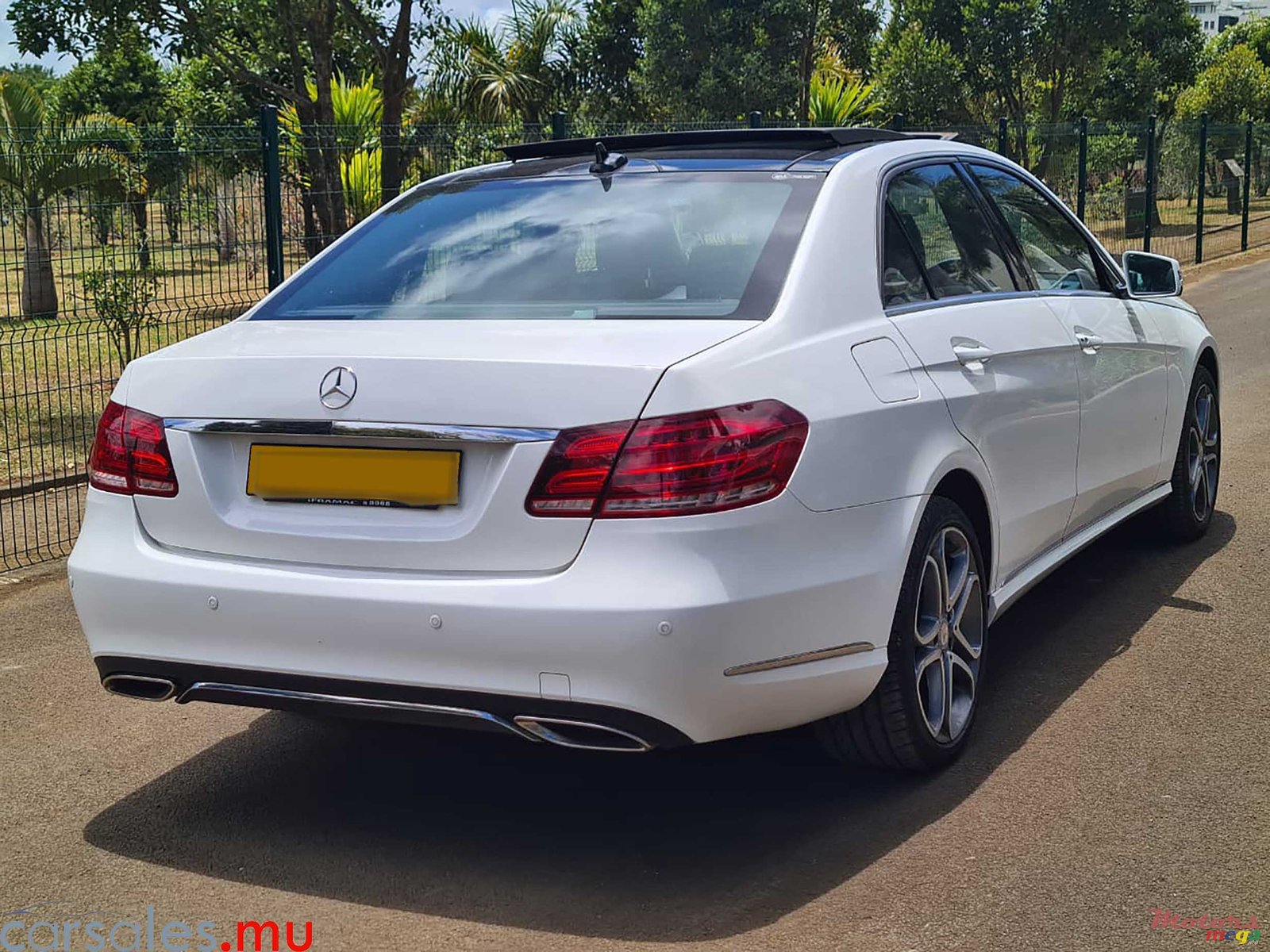 2014' Mercedes-Benz E 200 Avantgarde photo #4