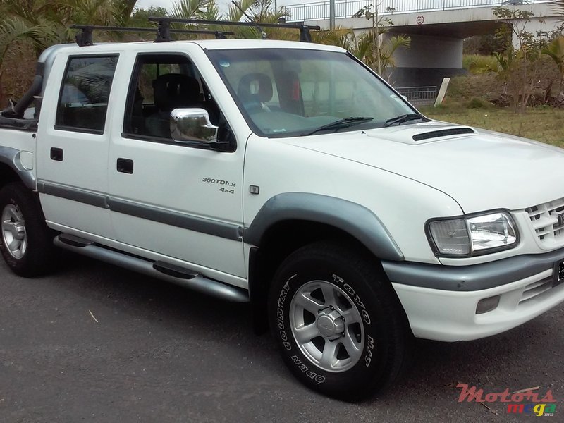 2004' Isuzu KB300 TDI LX 4*4 photo #1