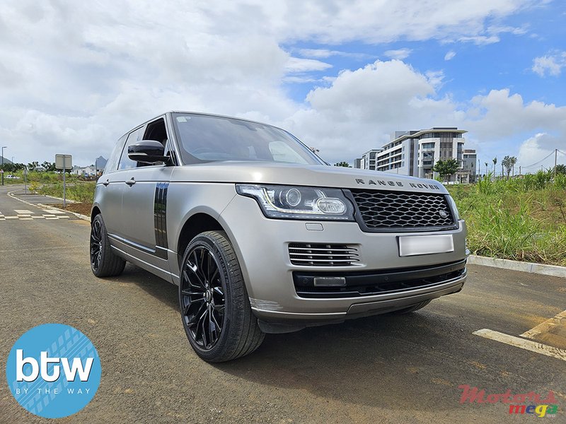 2015' Rover Range Rover Vogue photo #1