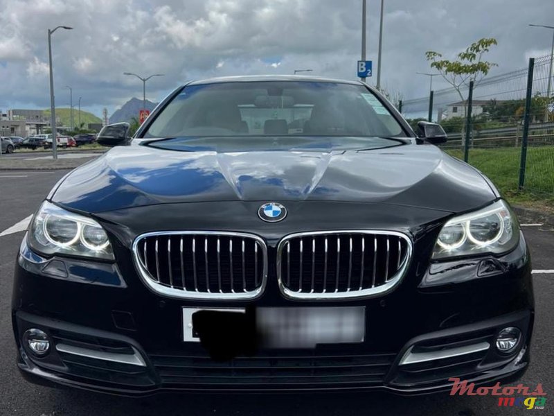 2017' BMW 520 photo #1