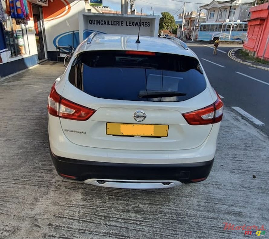 2016' Nissan Qashqai Full Option photo #2