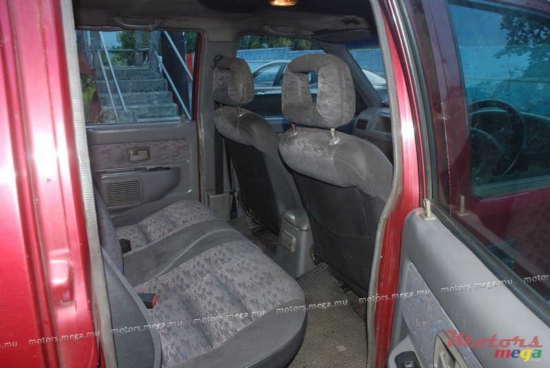 2000' Isuzu KB Series photo #4