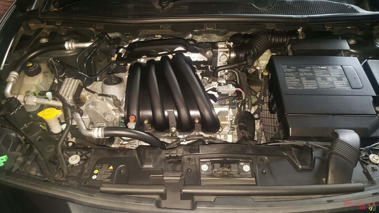 2012' Renault Fluence photo #6