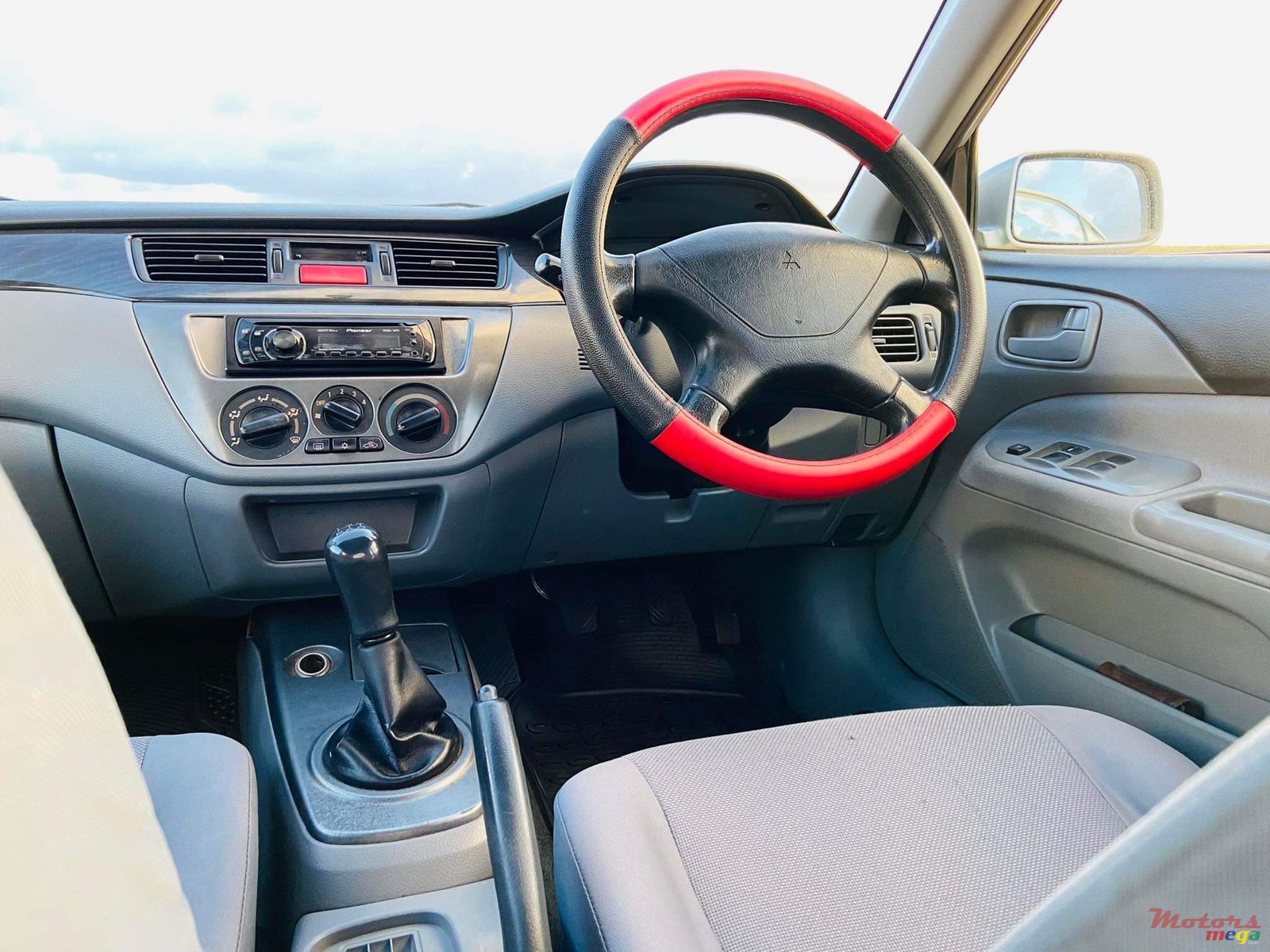 2009' Mitsubishi Lancer photo #7