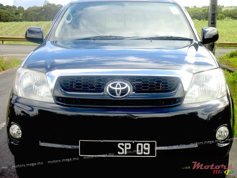 2009' Toyota 2.5 turbo 4x4 photo #1