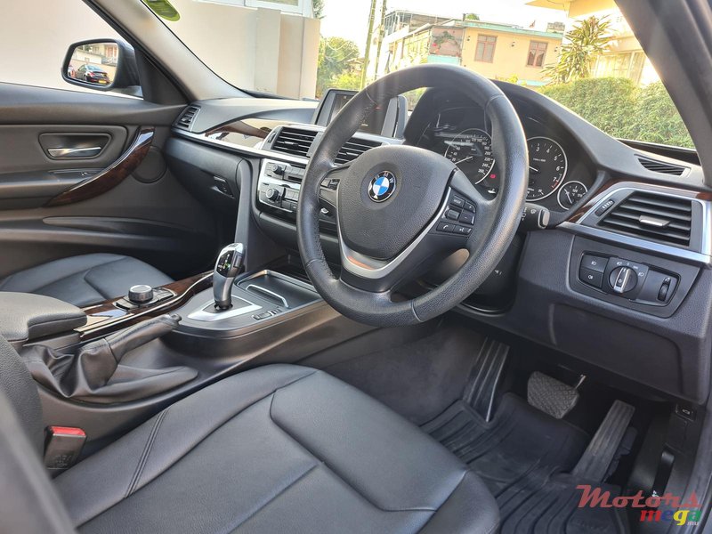 2016' BMW 318 Automatic photo #3