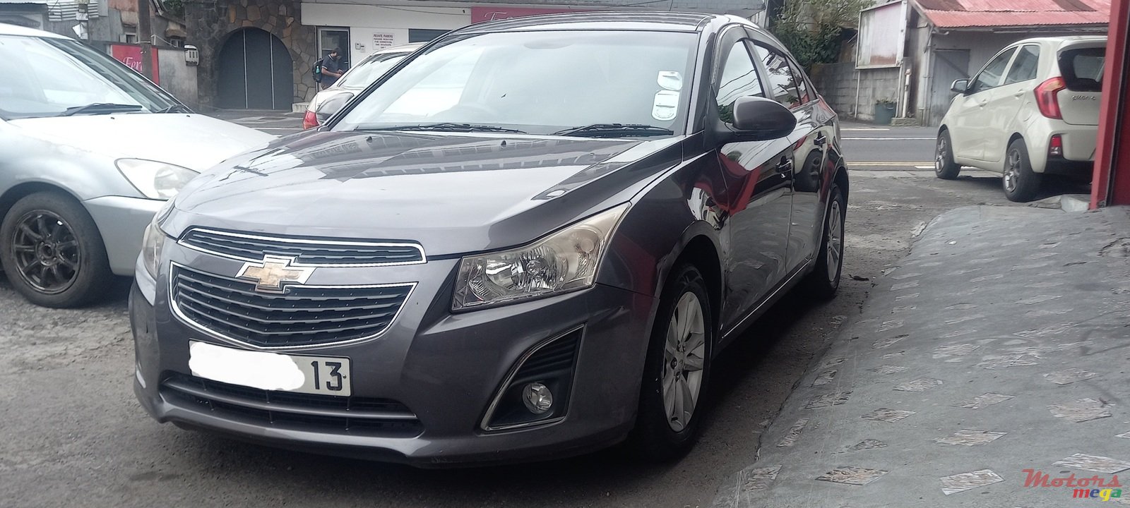 2013' Chevrolet Cruze photo #2