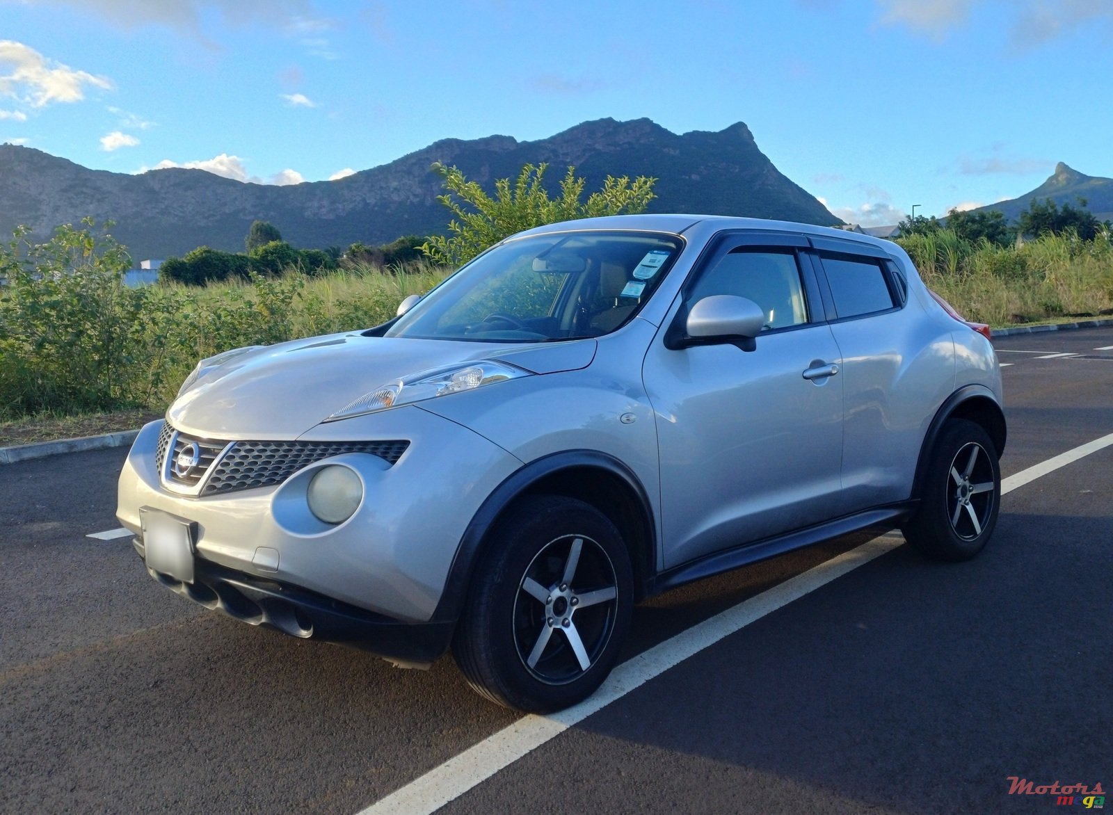 2012' Nissan Juke photo #1