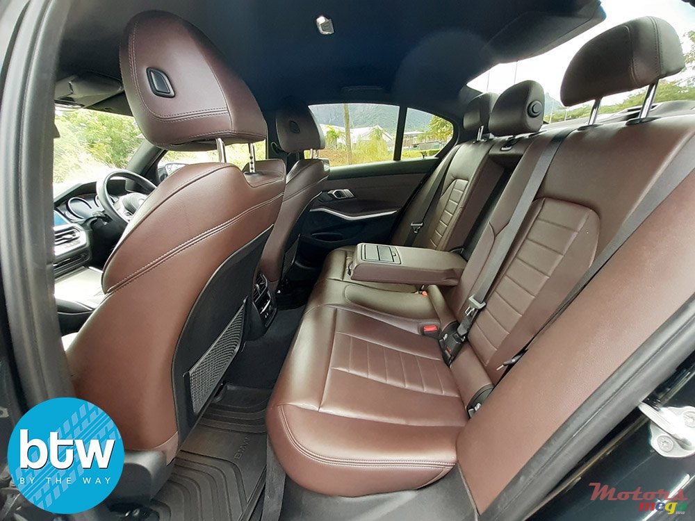 2019' BMW 330 photo #4