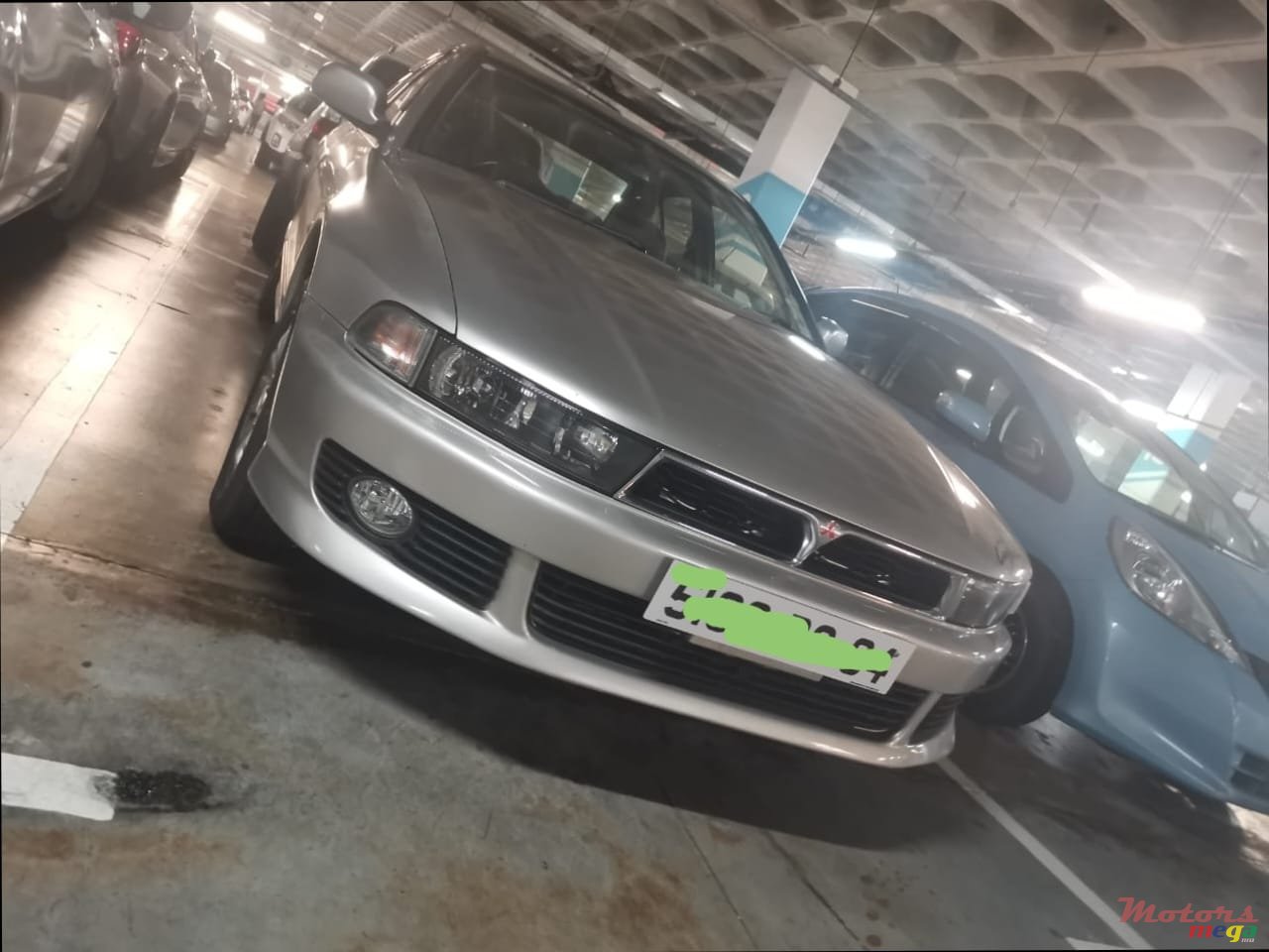 2004' Mitsubishi Galant photo #2