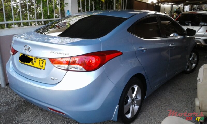 2013' Hyundai Elantra photo #4