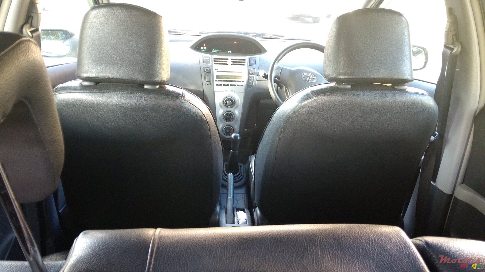 2008' Toyota Yaris photo #2