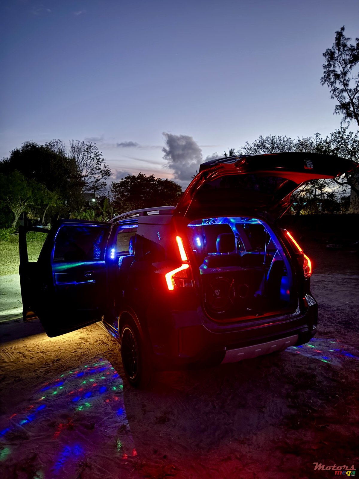 2023' Suzuki XL-7 photo #4