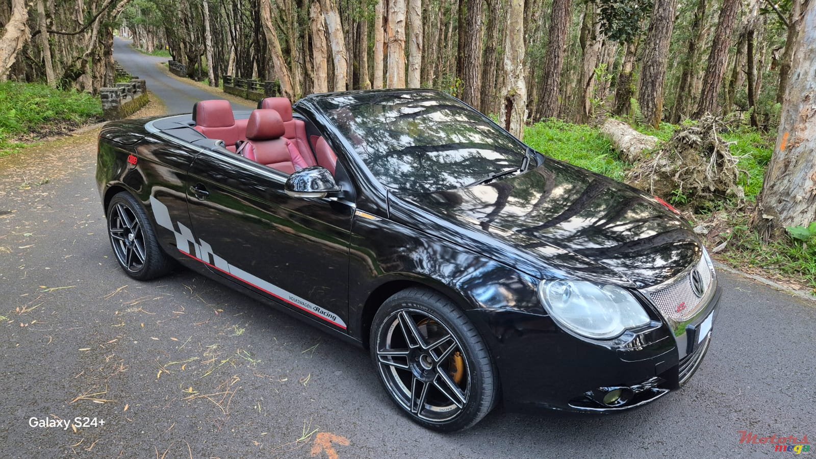 2007' Volkswagen Eos FSI Convertible photo #1