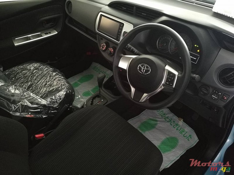 2014' Toyota Vitz photo #6