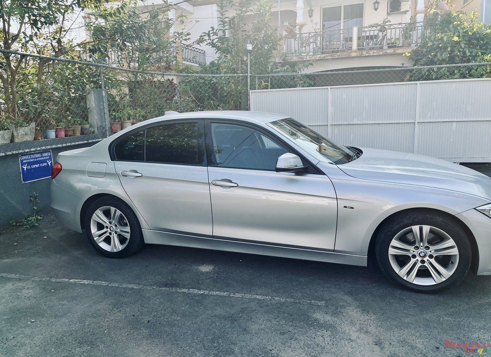 2012' BMW 320 photo #2